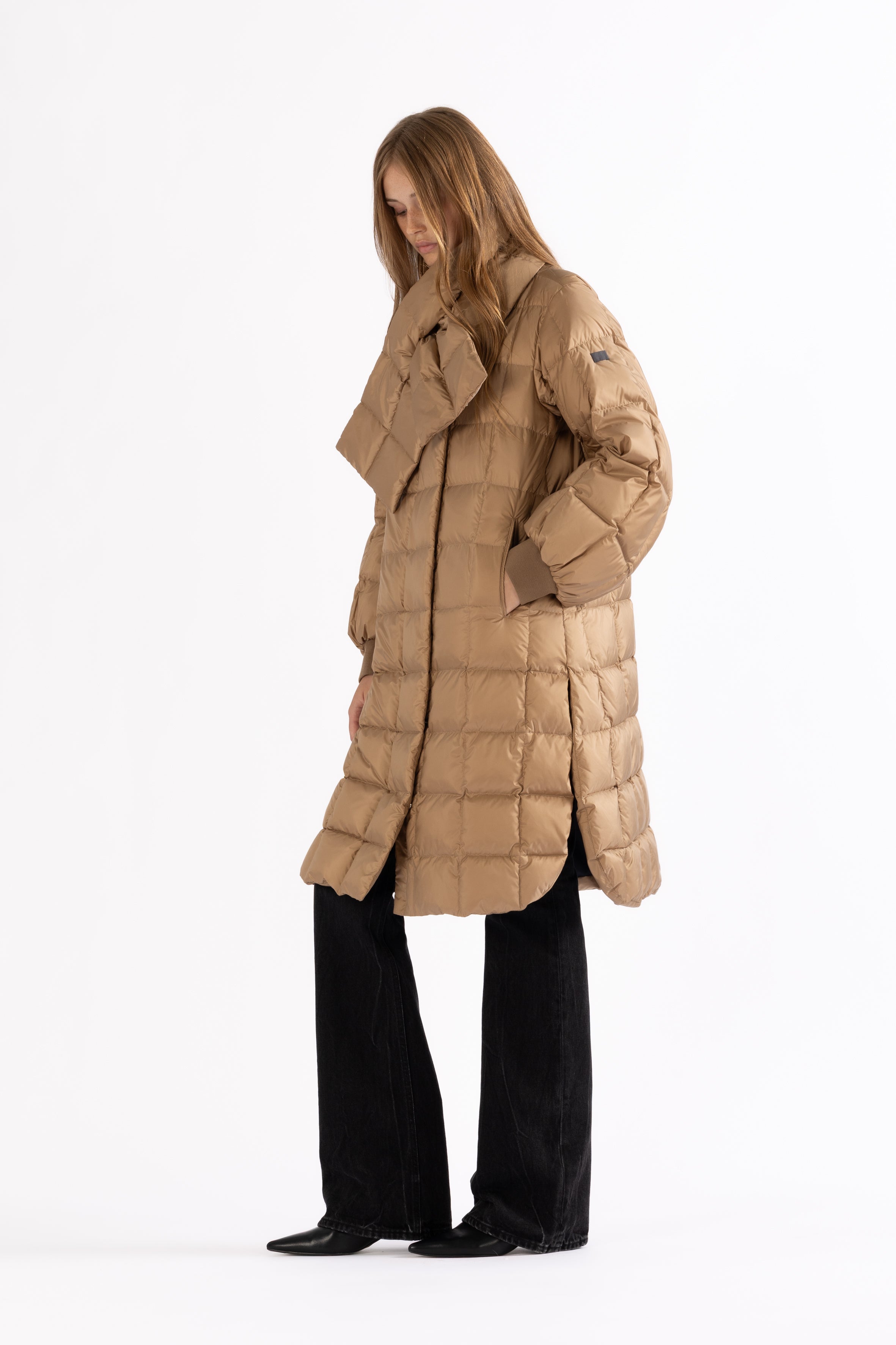 box quilted lightweight down coat jacket LEMPELIUS with cozy cotton cuffs and detachable down scarf in oat