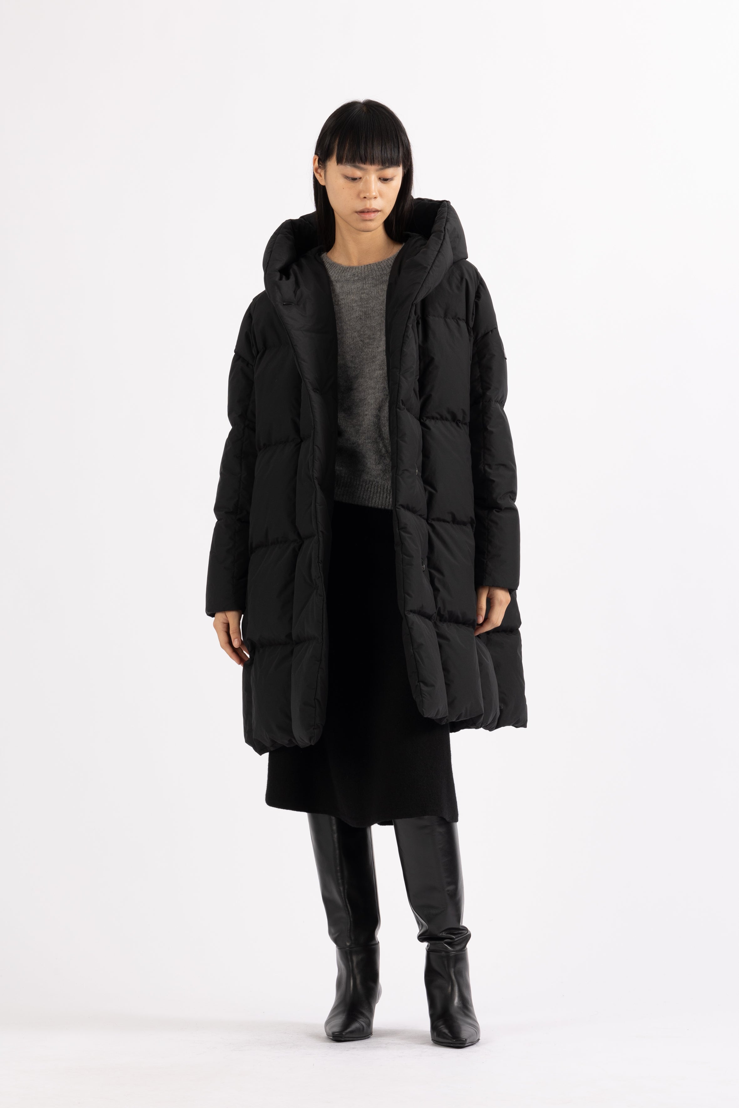 Lempelius wrap down jacket in the color black