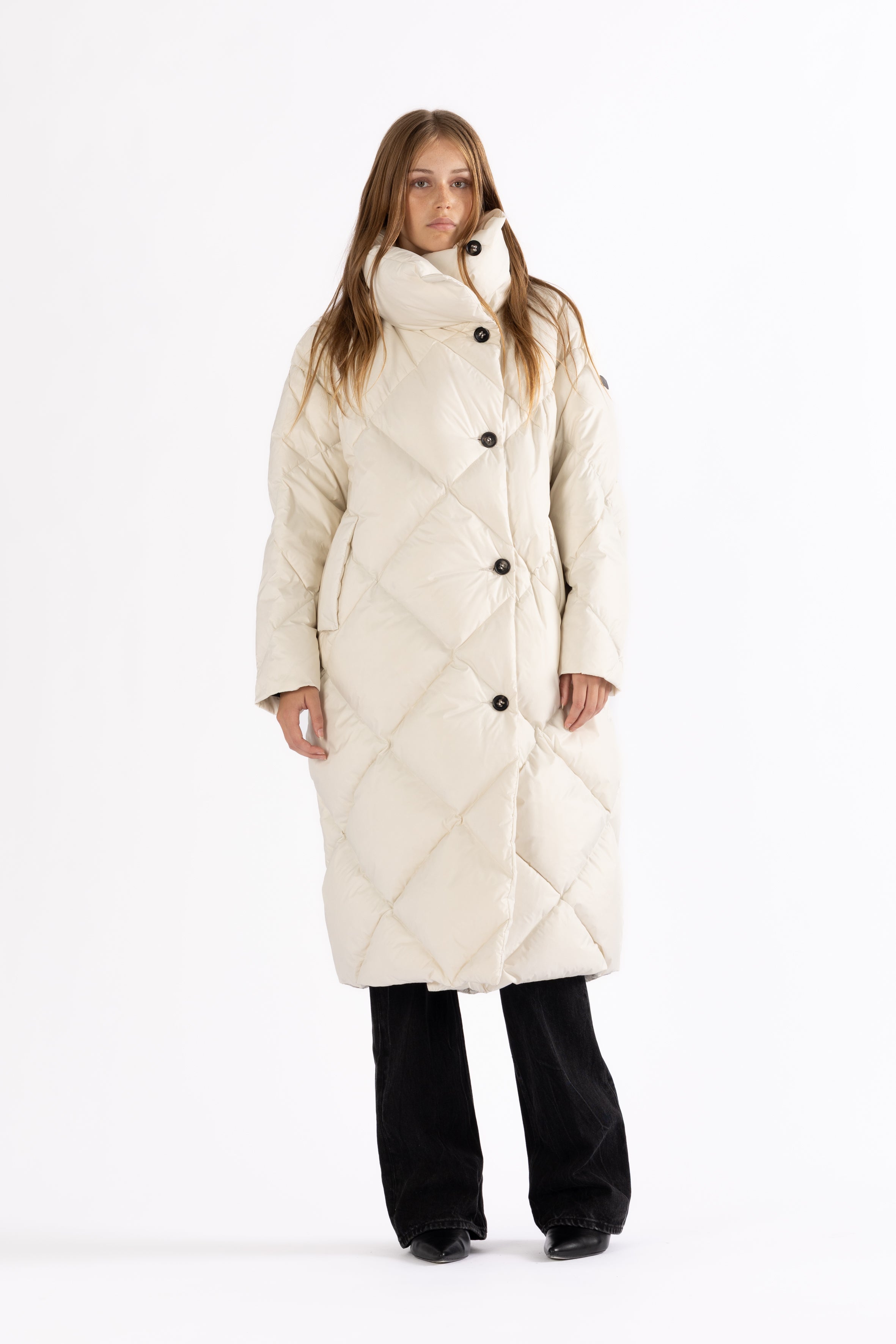 ICONIC DIAMOND QUILT DOWN COAT DEA