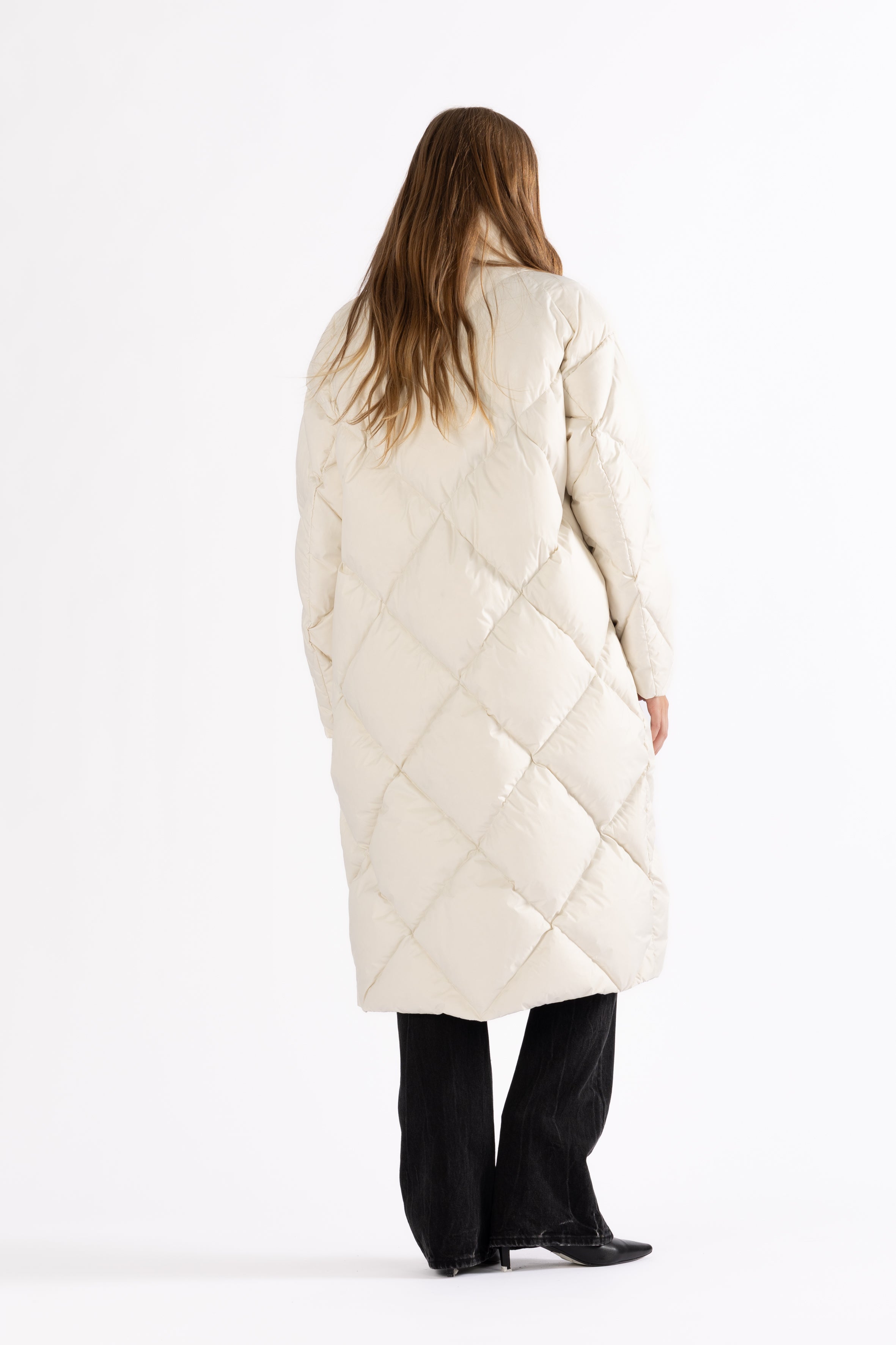 ICONIC DIAMOND QUILT DOWN COAT DEA