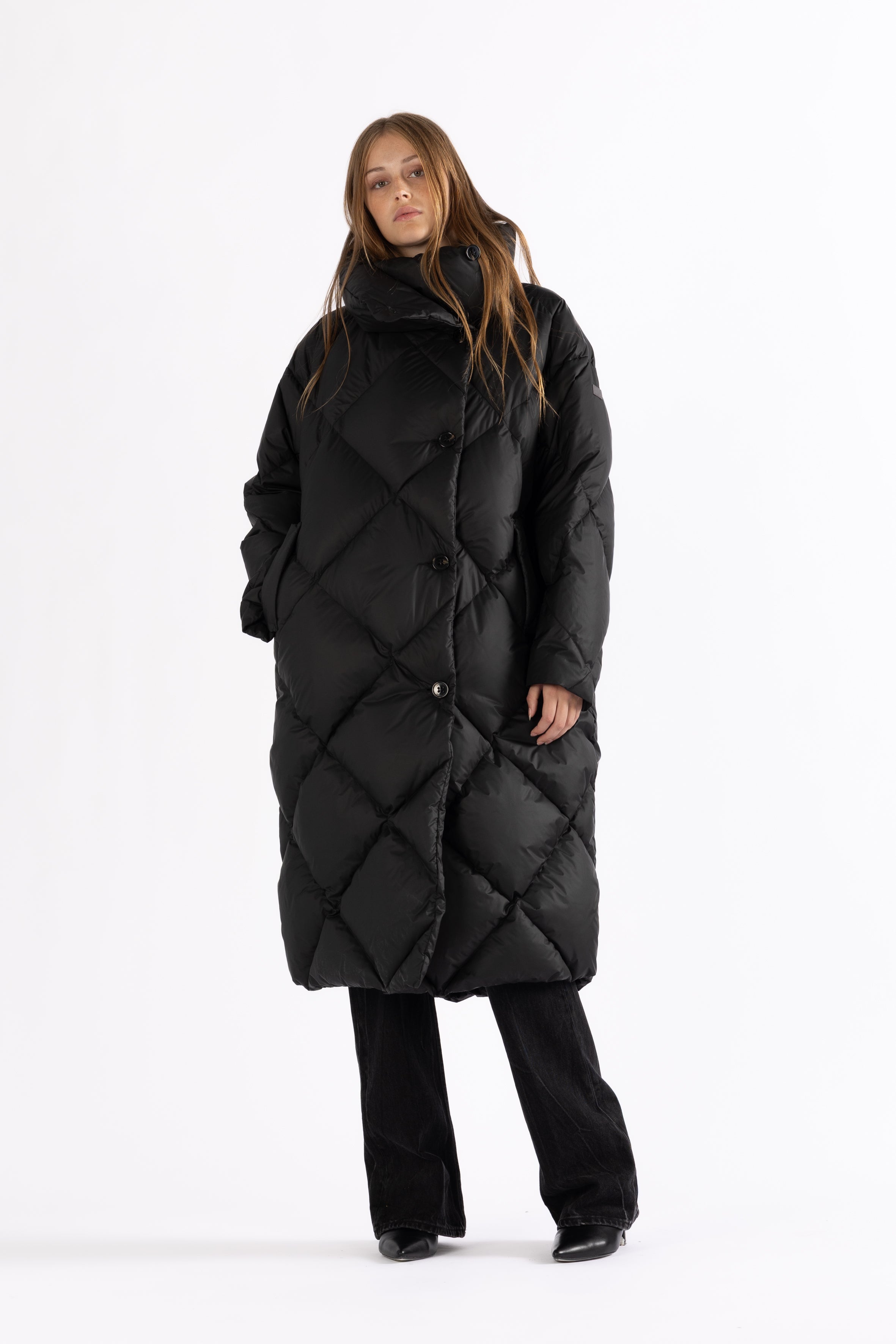 ICONIC DIAMOND QUILT DOWN COAT DEA