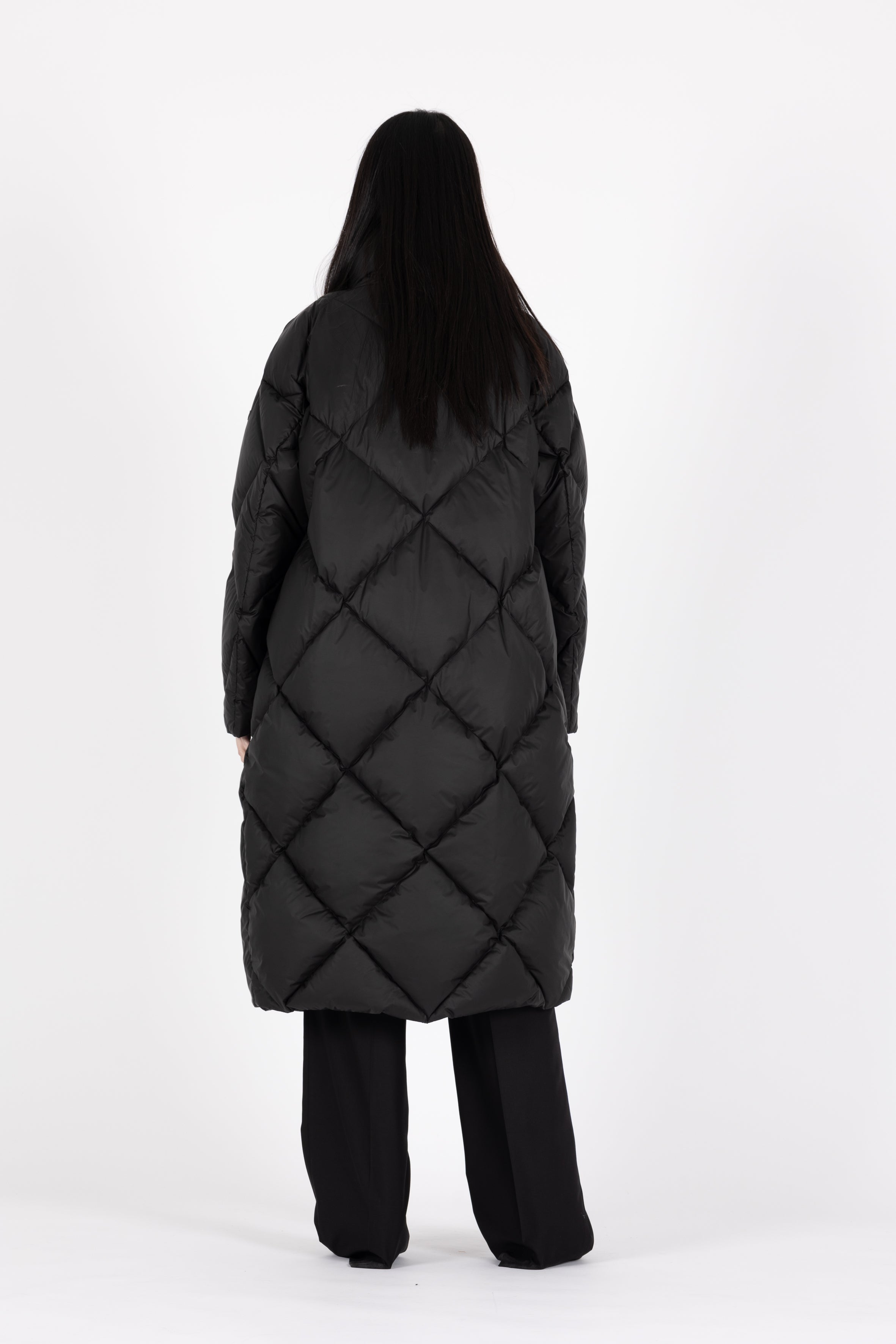 oversized Lempelius diamond quilt down coat in black