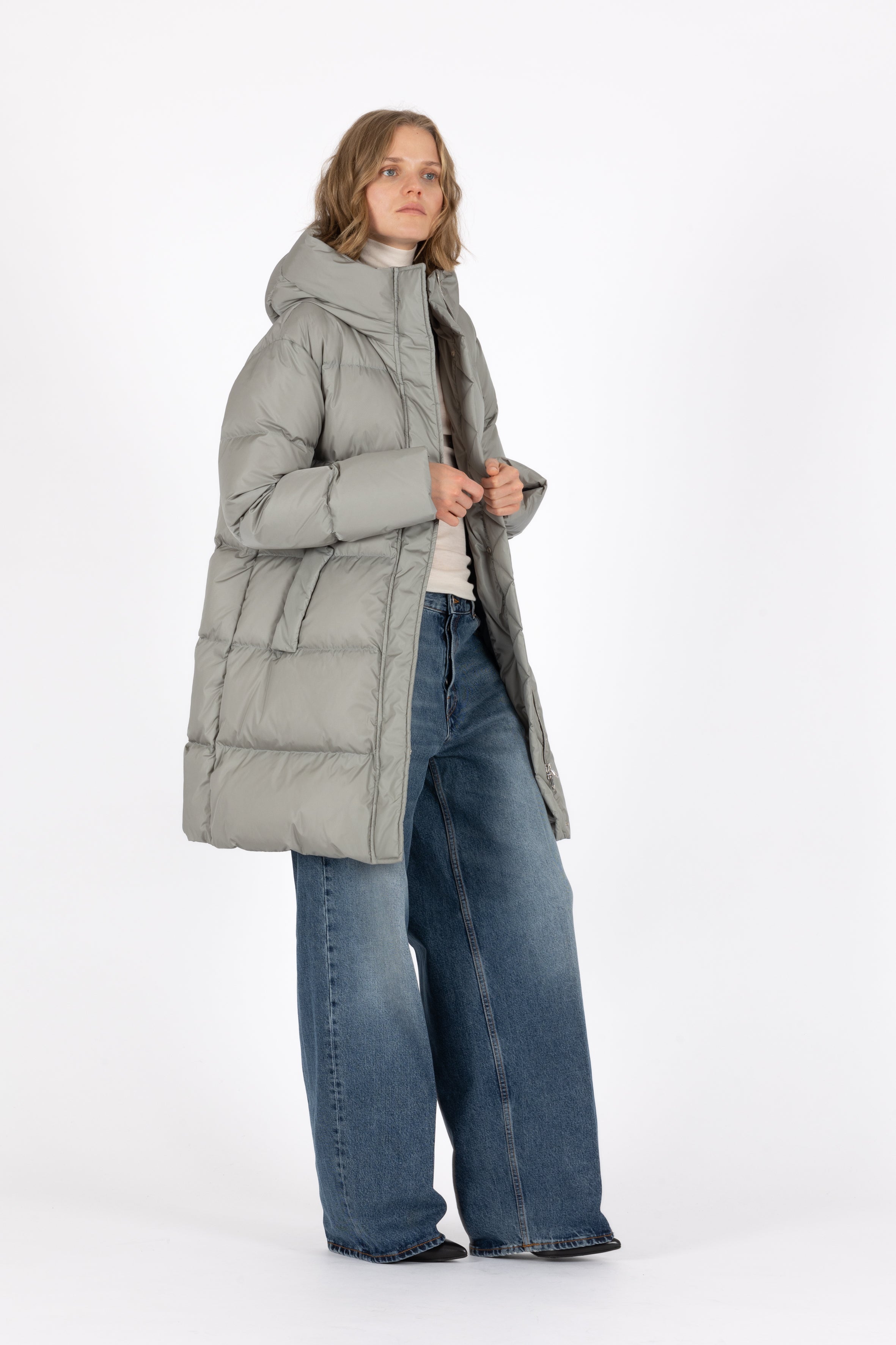 Minimal Lempelius down coat with welt pockets