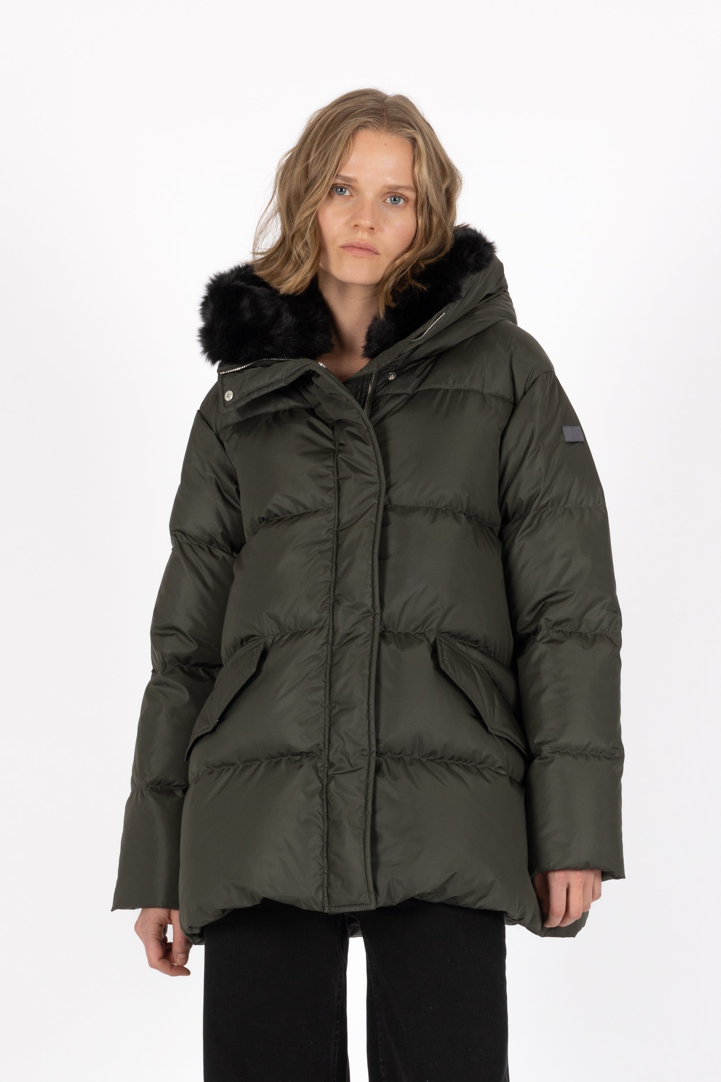 short down jacket with flap pockets and faux fur