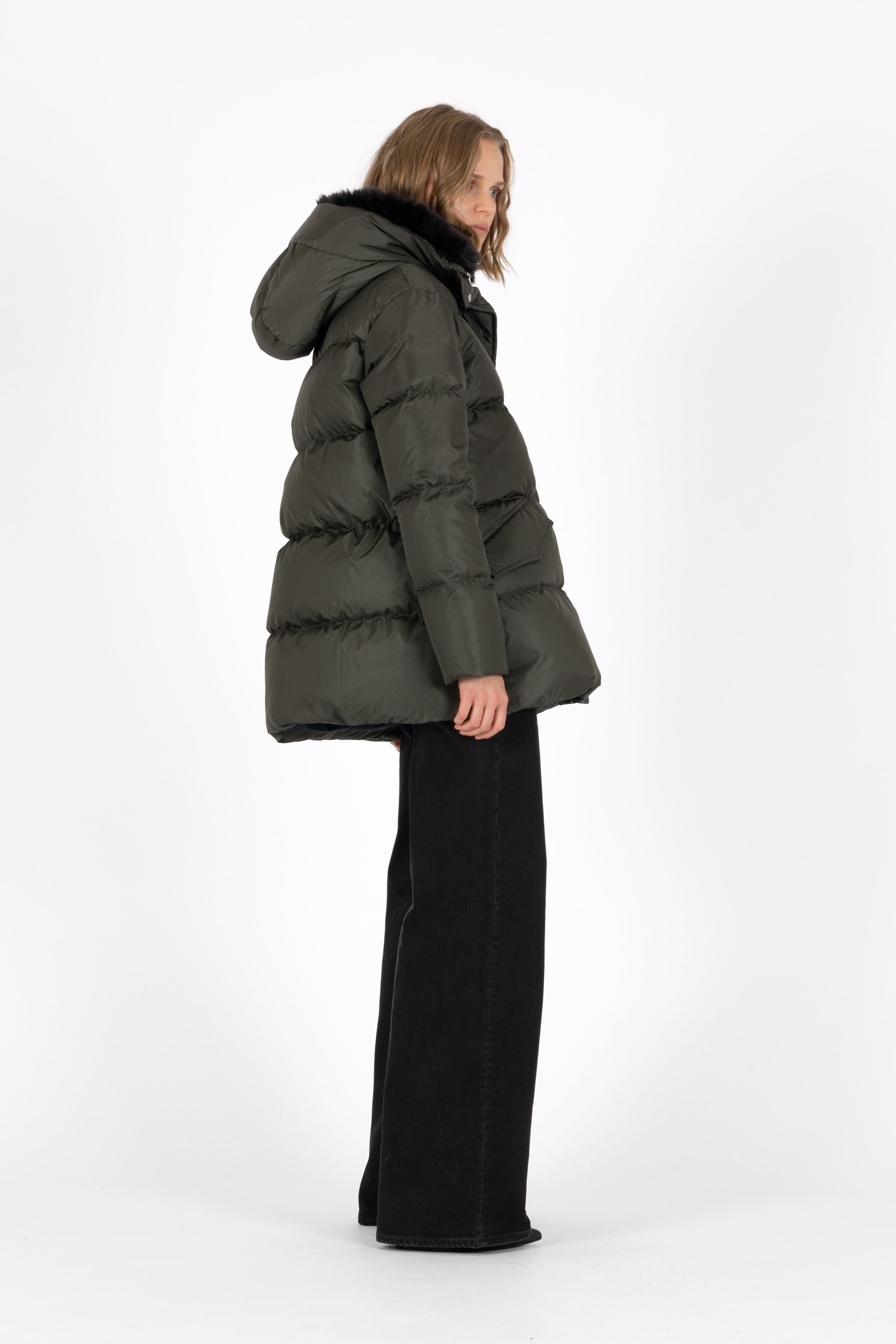 short down jacket with flap pockets and faux fur