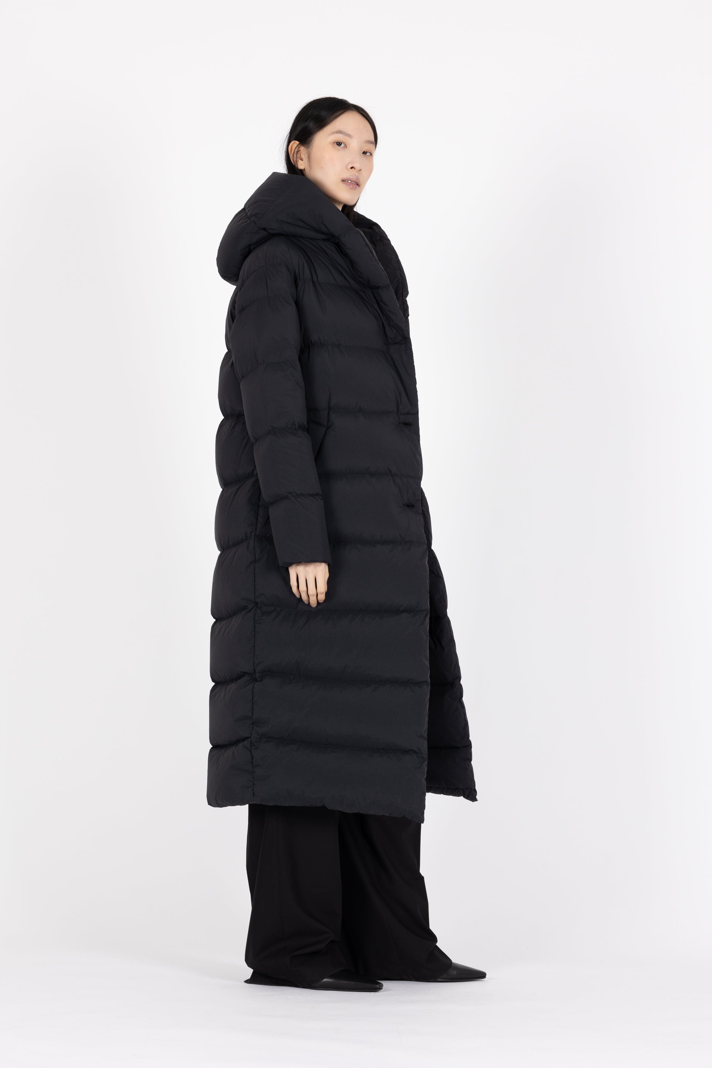 Long Lempelius Wrap down coat with slim silhouette