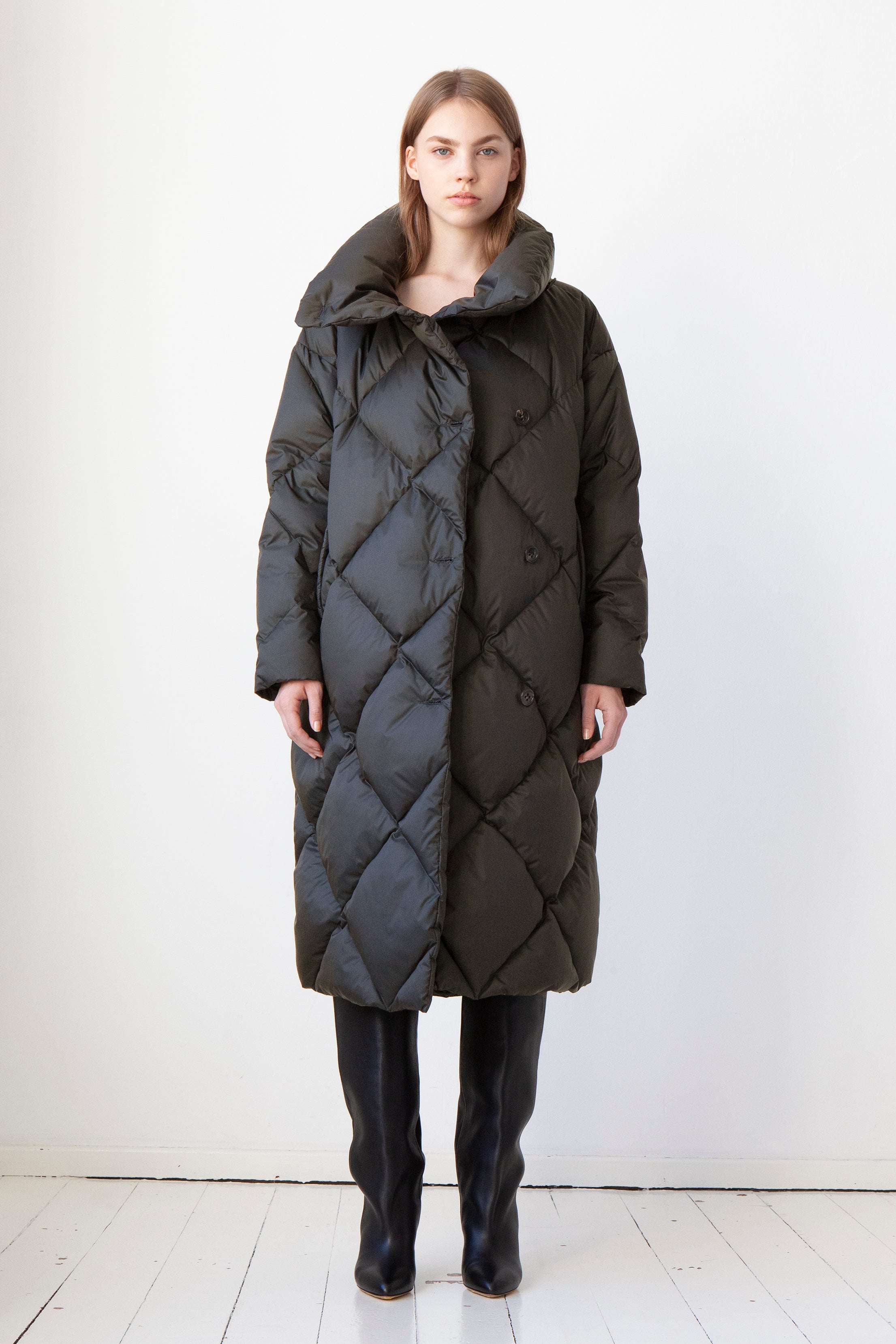 oversized Lempelius diamond quilt down coat in deep green