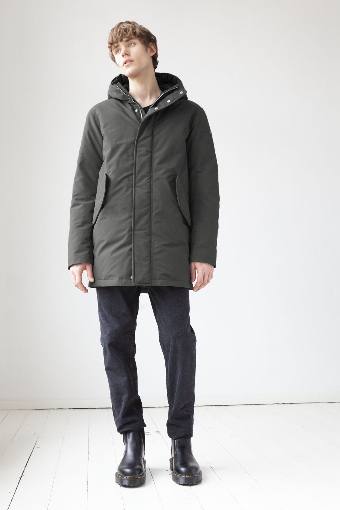 Mens Lempelius Matte downcoat with a straight fit 