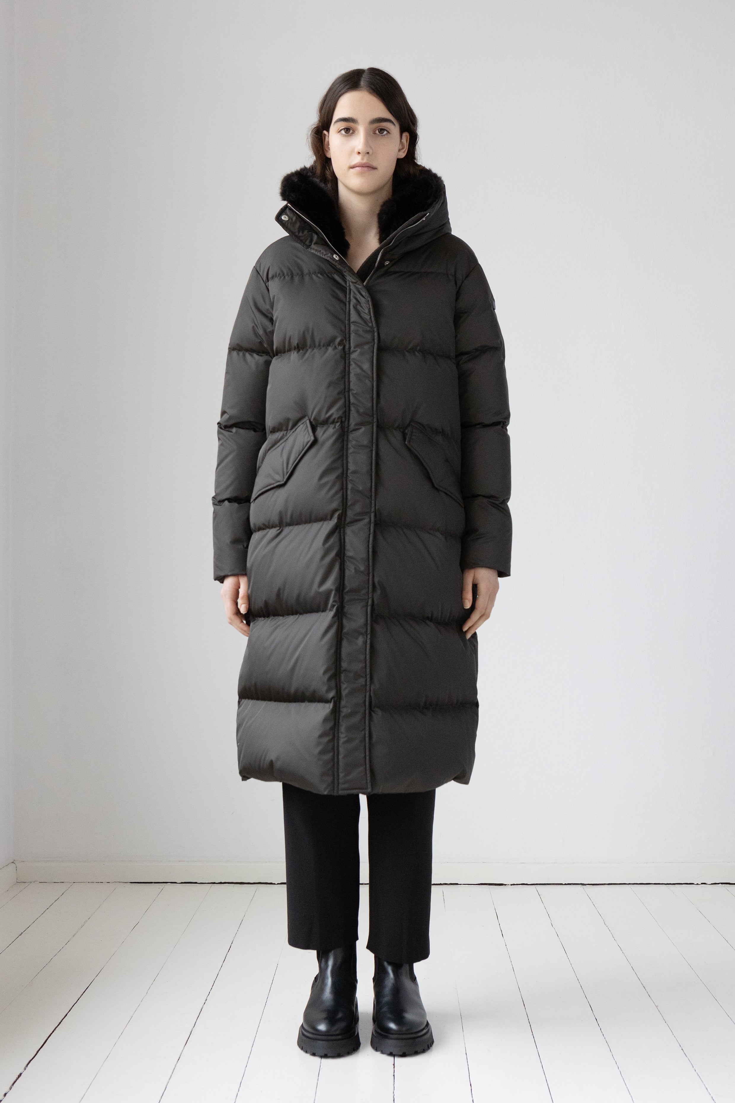 Long Lempelius Downcoat with a slim silhouette