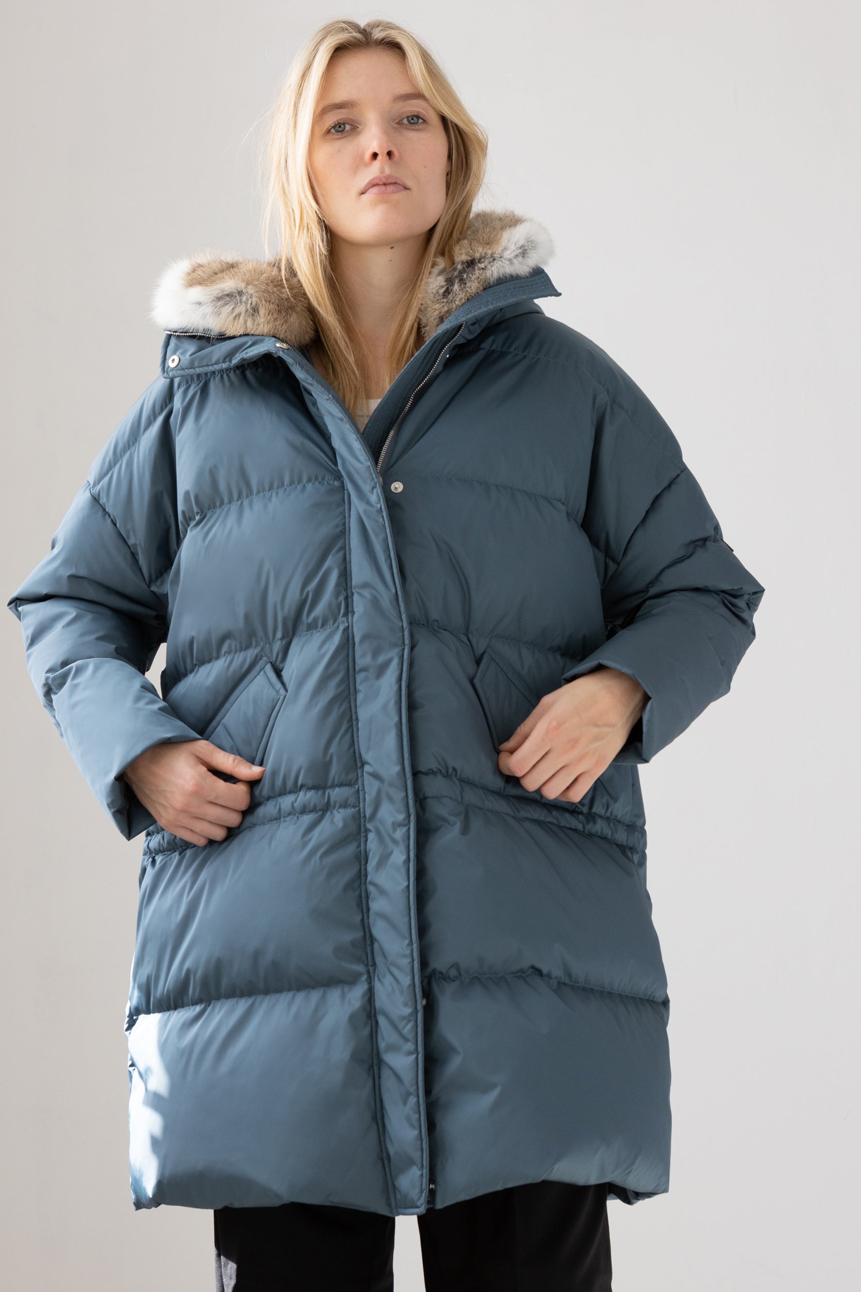 oversized Lempelius down parka in the color pigeon