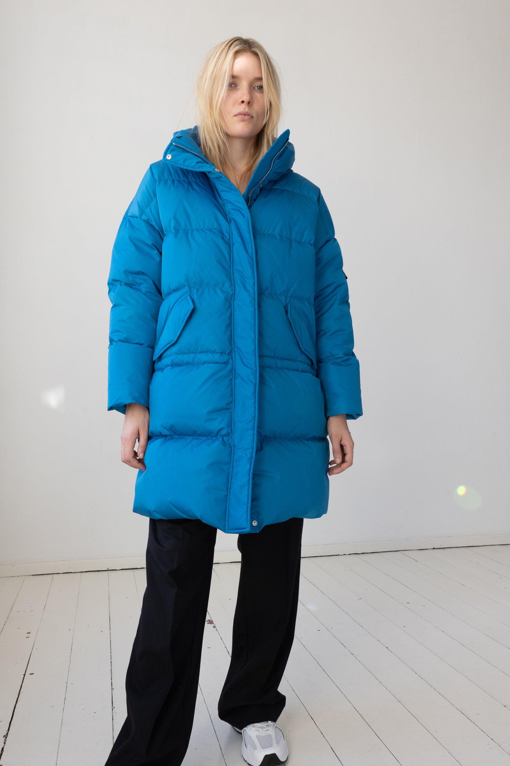 oversized Lempelius down parka in the color skyblue 