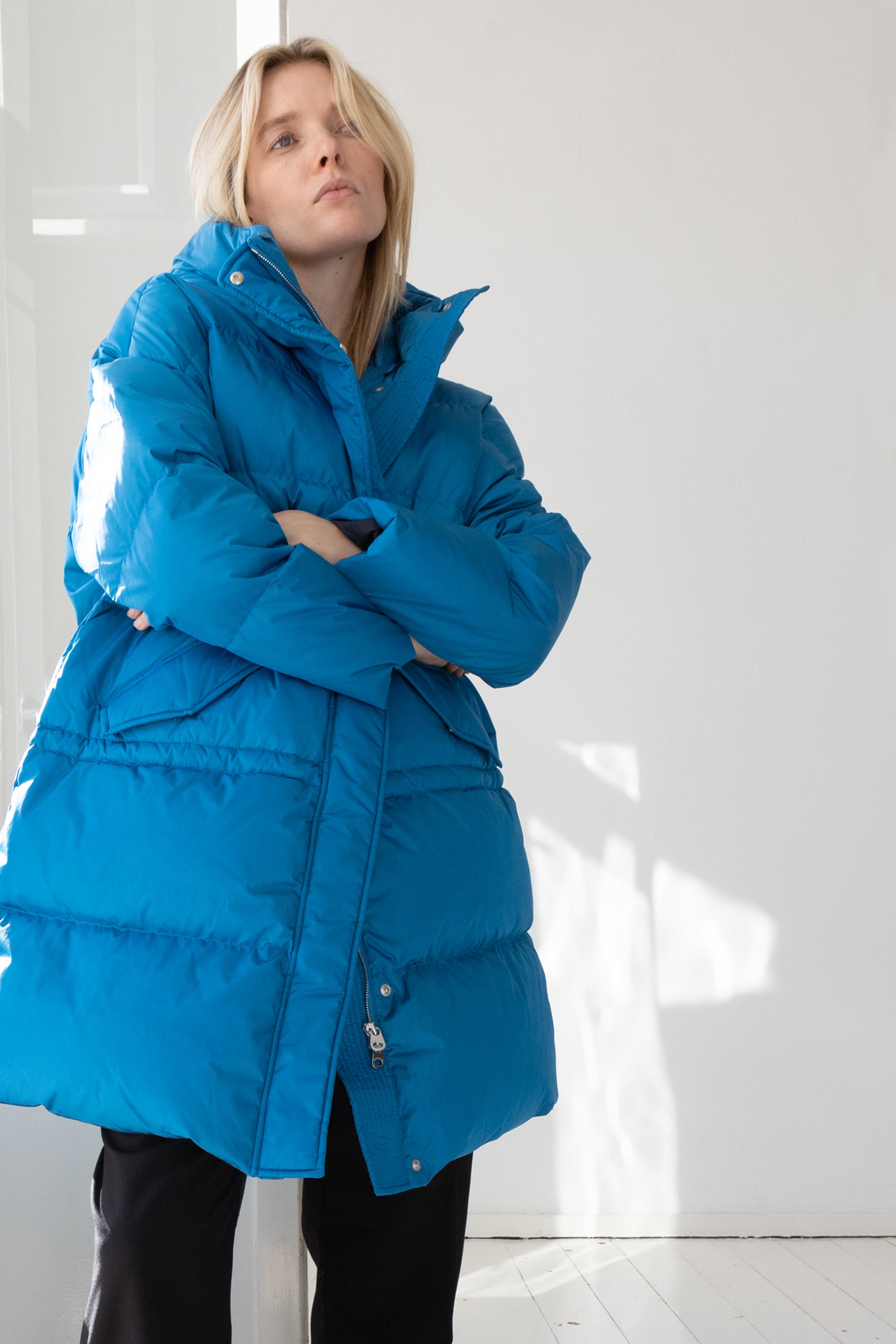 oversized Lempelius down parka in the color skyblue