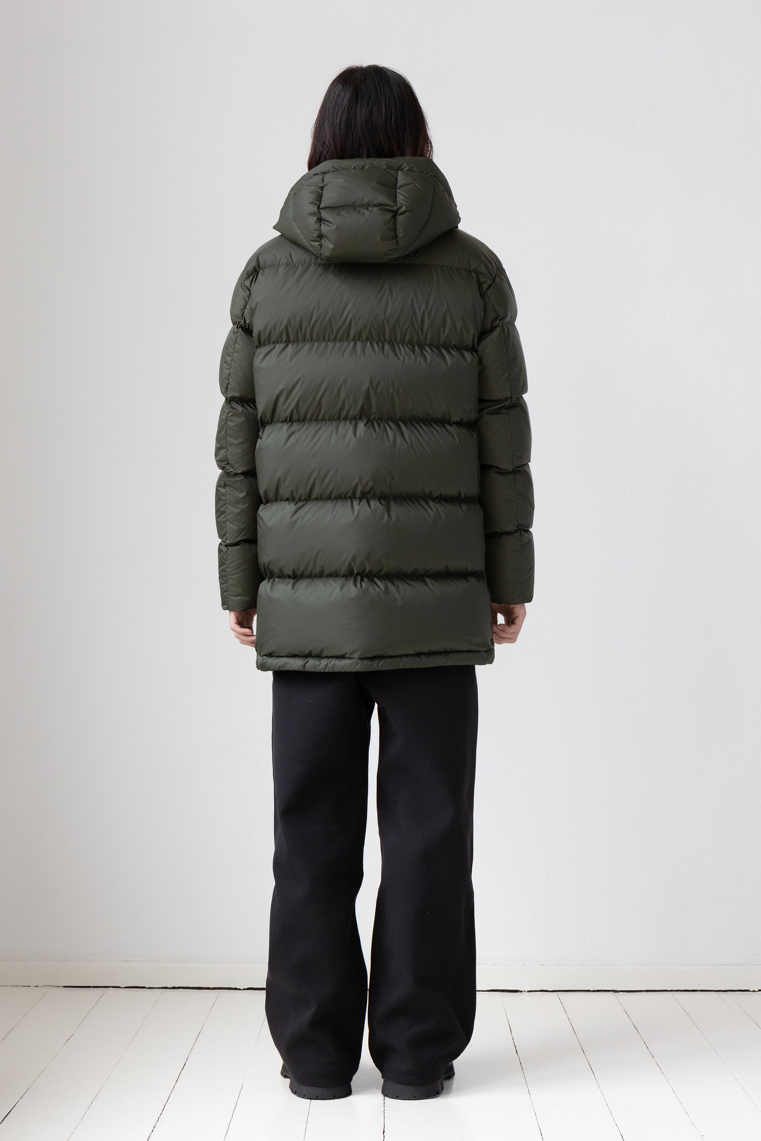 Lempelius Down coat with relaxed fit in pine green
