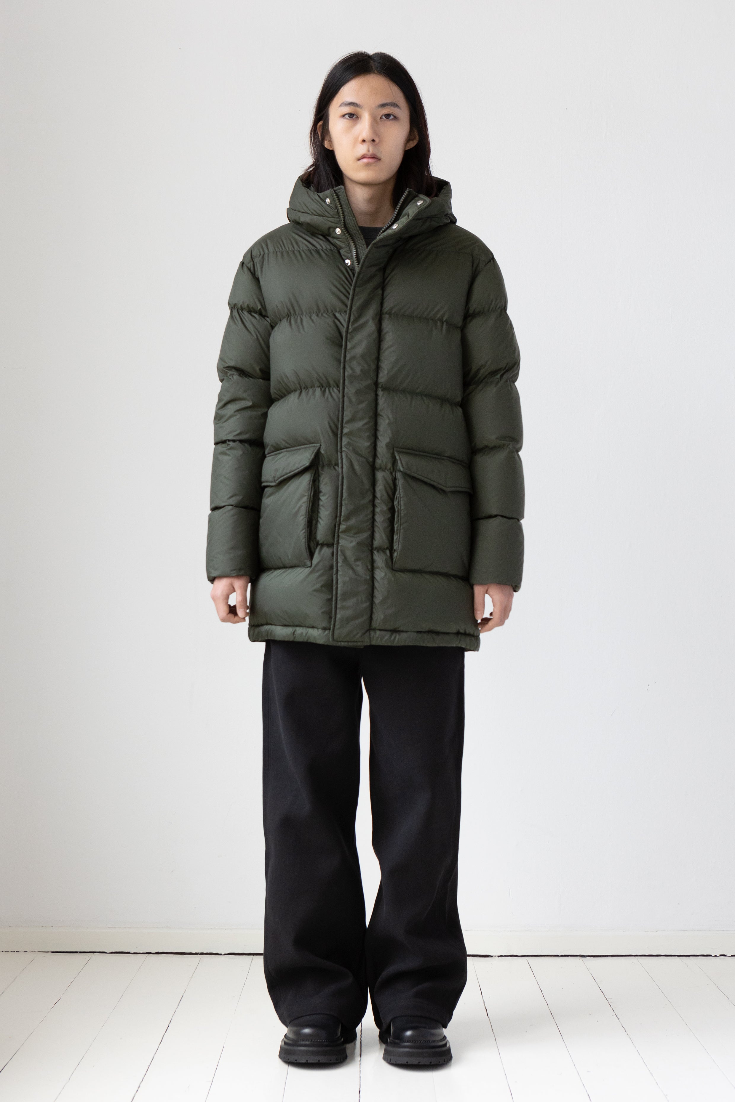 Lempelius Down coat with relaxed fit in pine green